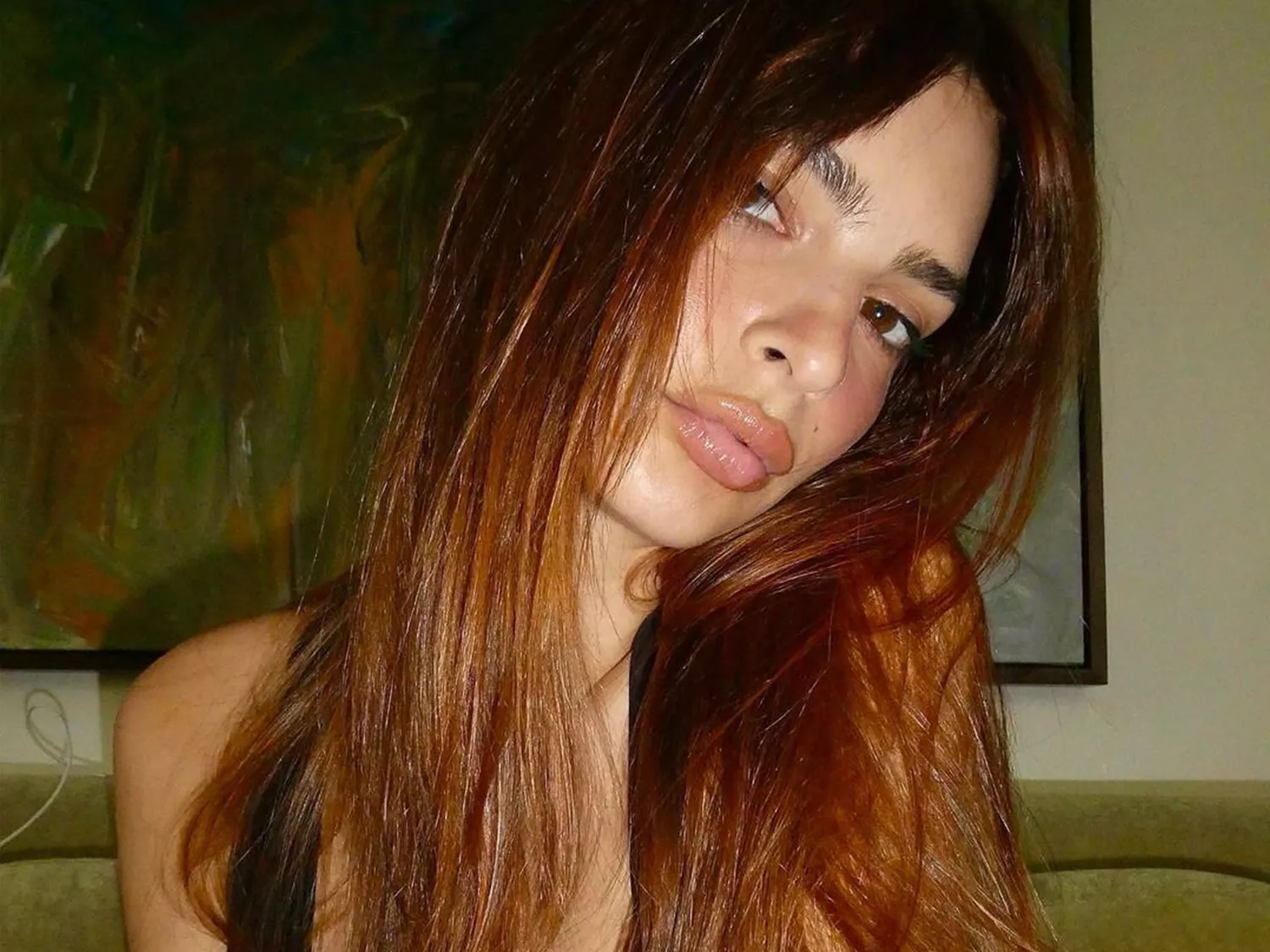 Emily Ratajkowski Debuts a New “Glazed Amber” Hair Color— and Here’s Exactly How She Did It