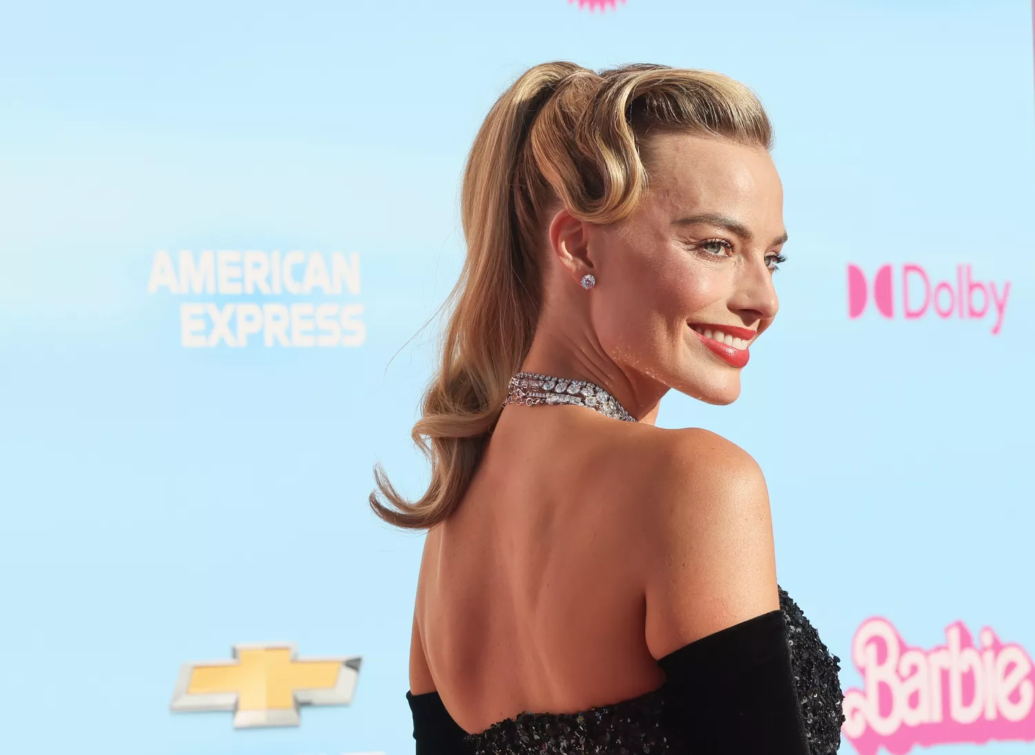 How to Get Margot Robbie’s Barbie Blonde Hair Color